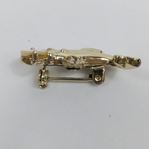 Vintage Pin Gold Tone Fish with "bubble" iridescent - Picture 3 of 5